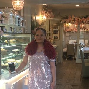 Meet your Posher, Javia